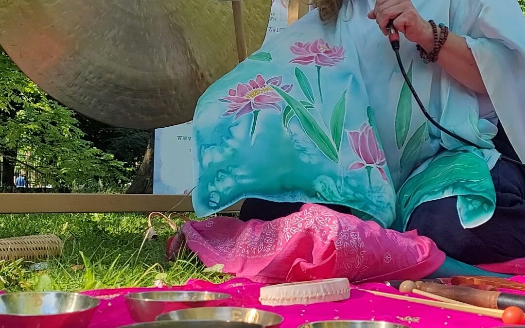KONCERT MIS I GONGÓW NA MIĘDZYNARODOWYM DNIU JOGI W TRÓJMIEŚCIE